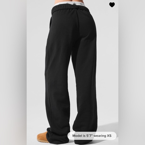 NWT Alo Yoga Accolade Straight Leg Sweatpant - Picture 2 of 5